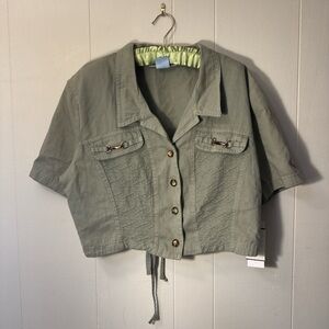 Vintage Green Cropped Button-Up Shirt